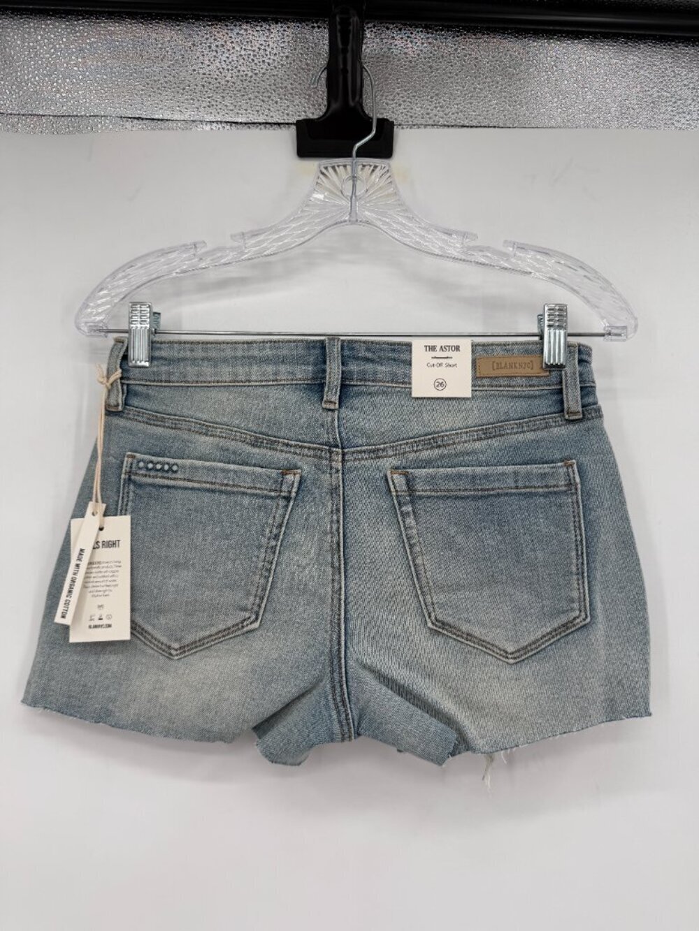 BLANK NYC The Astor Cut-Off Shorts Light Wash Distressed Denim Raw Hem 26 - Picture 3 of 7